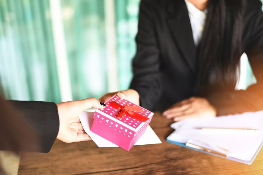 Labor Day Gift Ideas To Keep Your Workers Happy